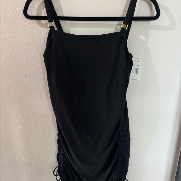 Elegant Black One Piece bathing suit - Picture 2 of 6
